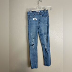 Levi’s 720 high rise super skinny 12”w 9”rise 25”inseam preworn.